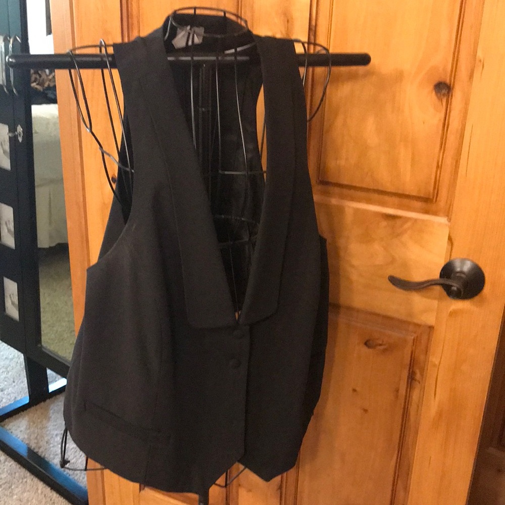 Tuxedo look vest